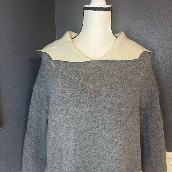 Christian Dior J'ADIOR 8' Hooded Cashmere Sweater with Rear Signature - Picture 4 of 13